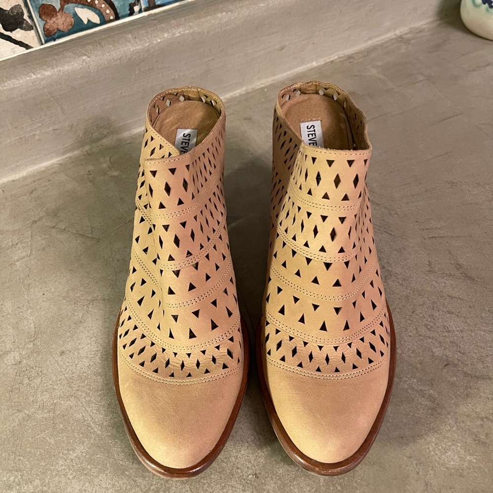 Steve Madden Harmony laser cut mules